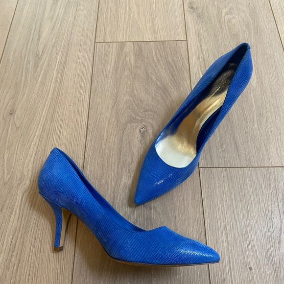 INC International Concepts Shoes - INC International Concepts Hazel Blue Gold Snakeskin Heels size 10